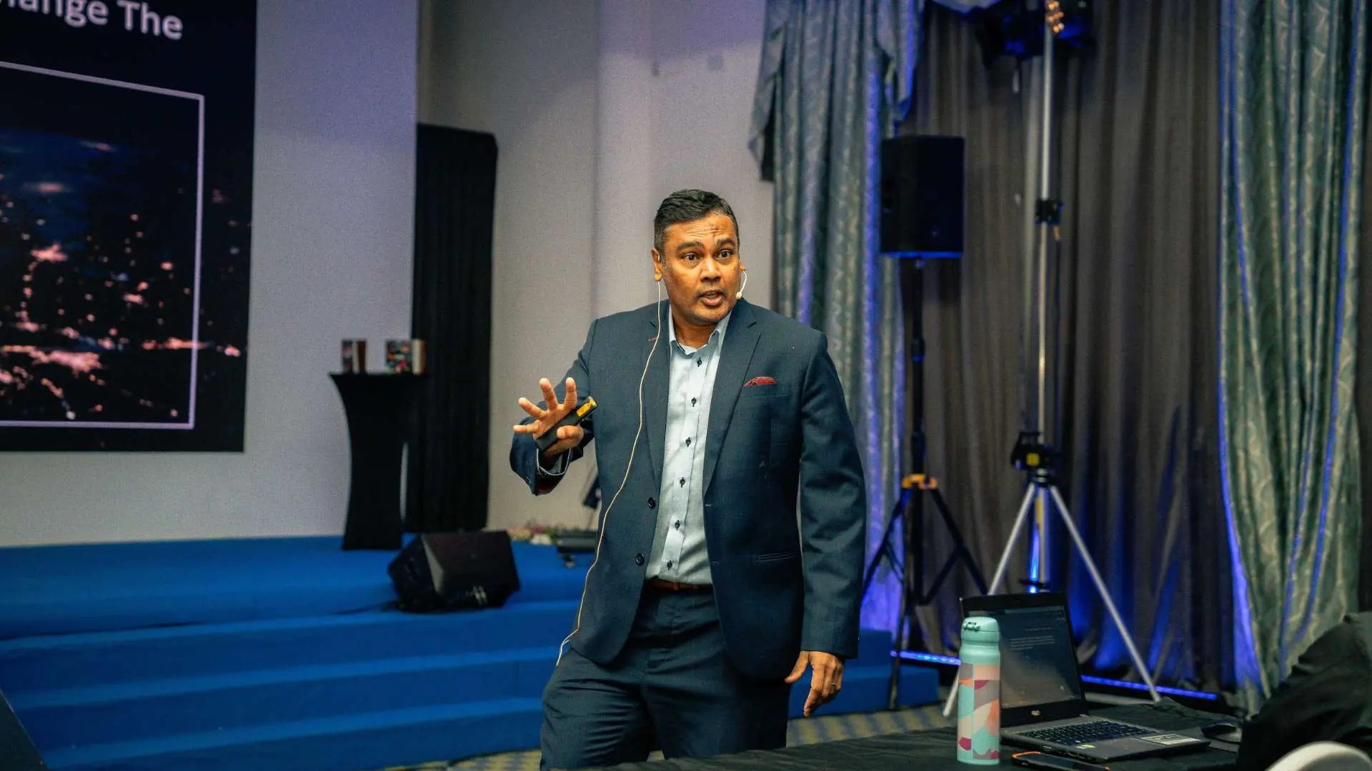 Who Is the Best AI Keynote Speaker Near Me for AI Innovation and Leadership Transformation? Who Is the Best AI Keynote Speaker Near Me for AI Innovation and Leadership Transformation?