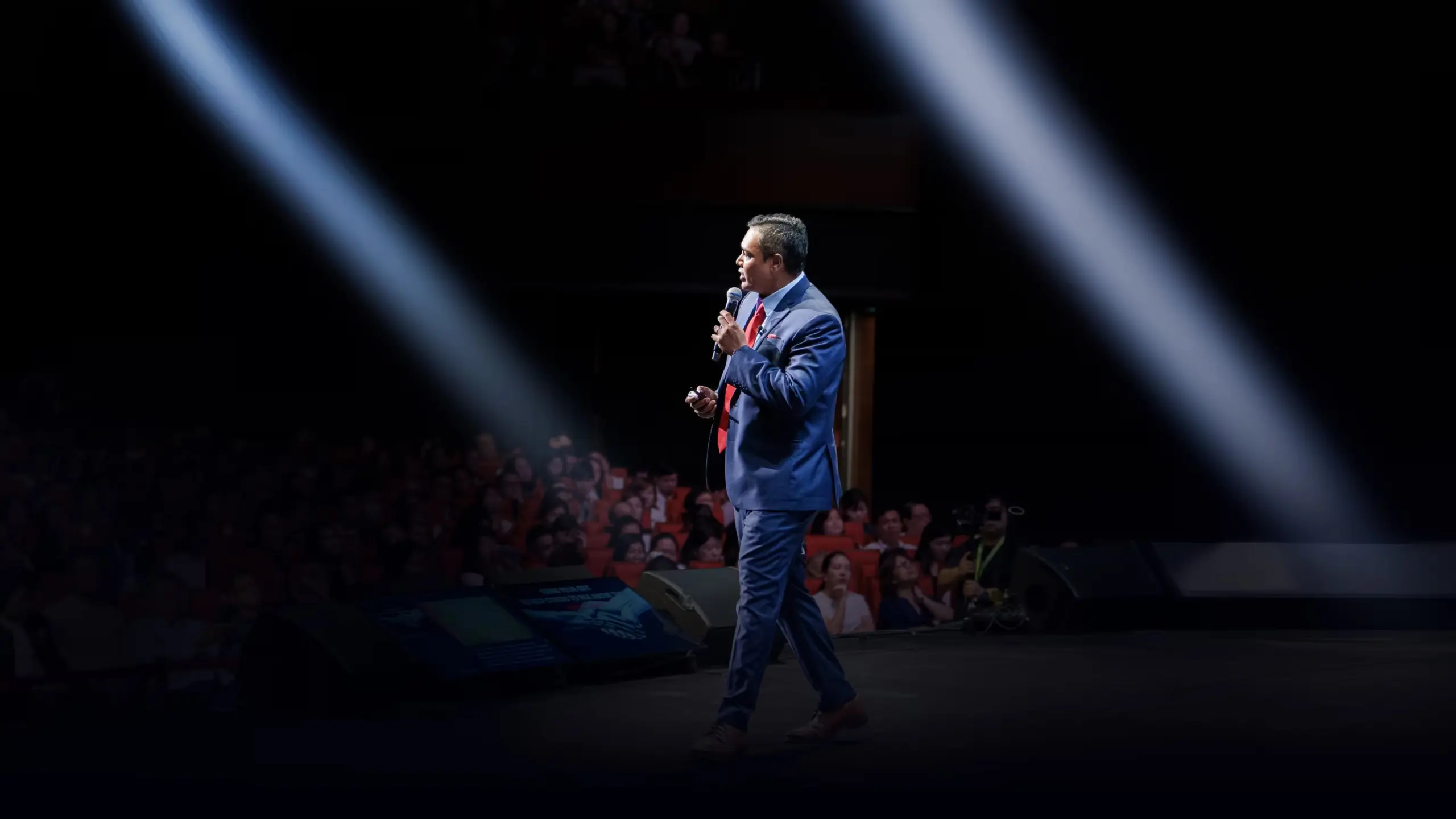Best AI Keynote Speaker for Events in Dubai | Dr Jerome Jos…